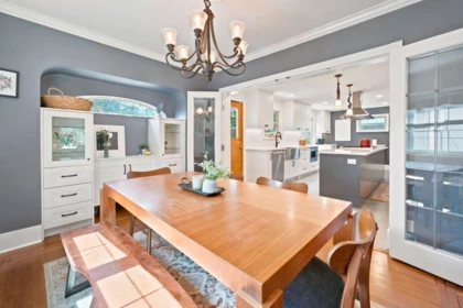 Kitchen Island Photo of 829 Eighth Avenue, New Westminster, BC