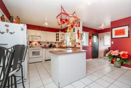 Kitchen Island Photo of 6565 Sumas Drive, Burnaby, BC