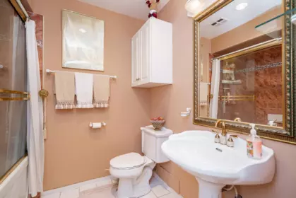 Primary Bedroom Photo of 6565 Sumas Drive, Burnaby, BC