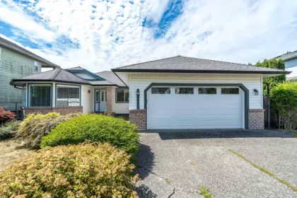 6055 170a Street, Surrey, BC, Surrey — Single Family Residence for sale