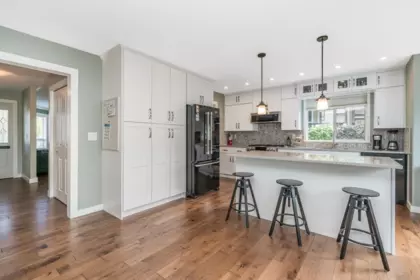 Guest Bathroom Photo of 6055 170a Street, Surrey, BC