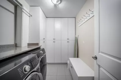 Kitchen Island Photo of 3580 Bargen Drive, Richmond, BC