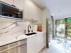 204 252 W 2nd Street, North Vancouver, BC