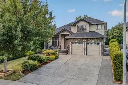 Family Room Photo of 26843 25a Avenue, Langley, BC