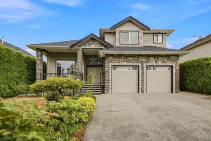 Living Room Photo of 26843 25a Avenue, Langley, BC