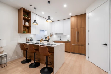 Dining Area Photo of 4 3638 Normandy Drive, Vancouver, BC