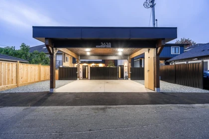 Garden / Landscaping Photo of 4 3638 Normandy Drive, Vancouver, BC