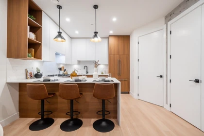 Kitchen Photo of 4 3638 Normandy Drive, Vancouver, BC
