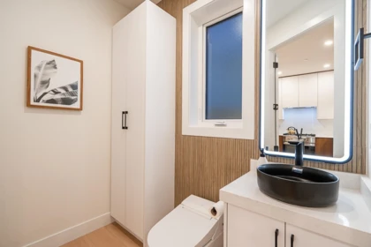 Walk-In Closet Photo of 4 3638 Normandy Drive, Vancouver, BC