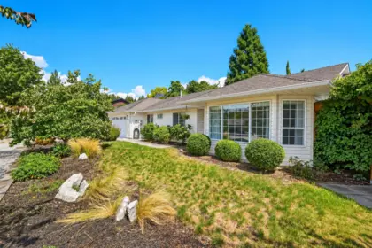 5616 Emerson Road, Sechelt, BC, Sechelt — Single Family Residence for sale