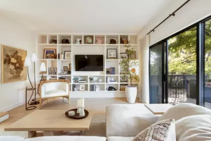 Family Room Photo of 3 226 E 10th Street, North Vancouver, BC