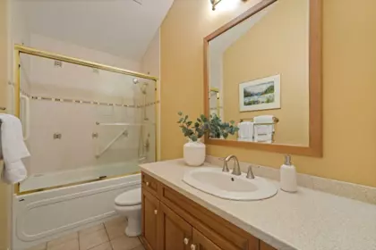 Primary Bathroom Photo of 4248 W King Edward Avenue, Vancouver, BC