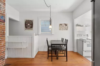 Kitchen Island Photo of 614 E 19th Avenue, Vancouver, BC