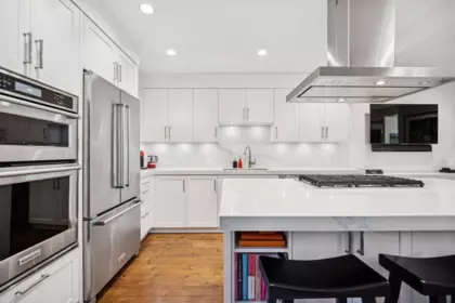 Kitchen Island Photo of 3814 W 11 Avenue, Vancouver, BC