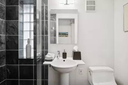 Powder Room Photo of 3814 W 11 Avenue, Vancouver, BC