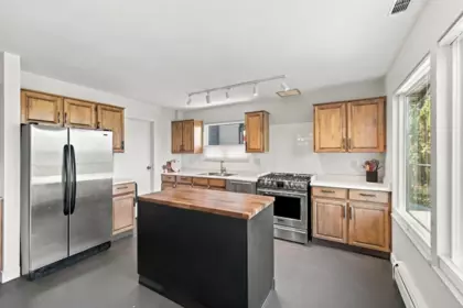 Breakfast Nook Photo of 330 N Gamma Avenue, Burnaby, BC