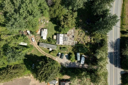 Hot Tub / Spa Photo of 947 North Road, Gibsons, BC