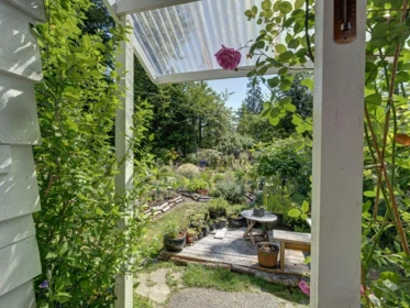Laundry Room Photo of 947 North Road, Gibsons, BC