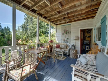 Mudroom Photo of 947 North Road, Gibsons, BC