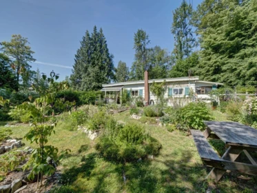 Outdoor Patio Photo of 947 North Road, Gibsons, BC