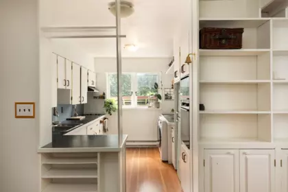 Kitchen Island Photo of 1144 Miller Road, Bowen Island, BC