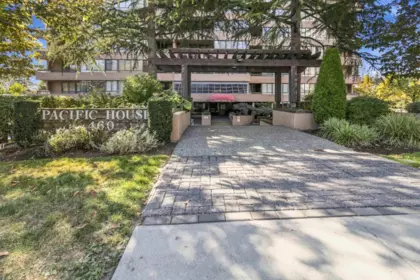307 460 Westview Street, Coquitlam, BC, Coquitlam — Apartment/Condo for sale