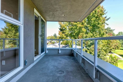 Garden / Landscaping Photo of 404 1400 View Crescent, Delta, BC
