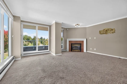 Hallway Photo of 404 1400 View Crescent, Delta, BC