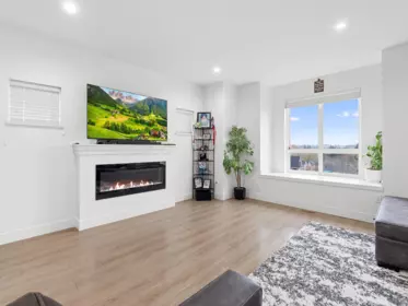 Living Room Photo of 14002 60a Avenue, Surrey, BC