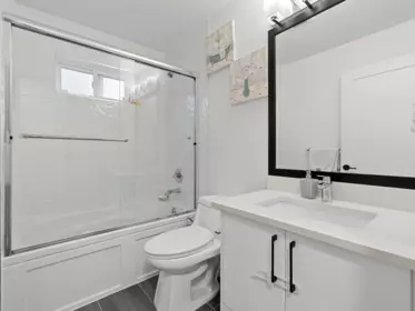 Mudroom Photo of 14002 60a Avenue, Surrey, BC