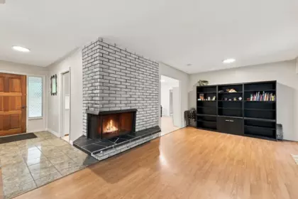 Kitchen Island Photo of 14373 115 Avenue, Surrey, BC