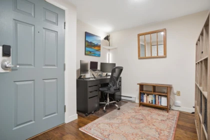 Entry Foyer Photo of 305 1707 Charles Street, Vancouver, BC