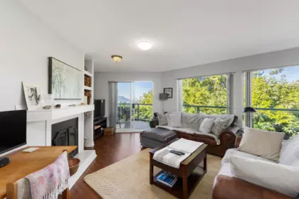 Outdoor Deck Photo of 350 Bayview Place, Lions Bay, BC