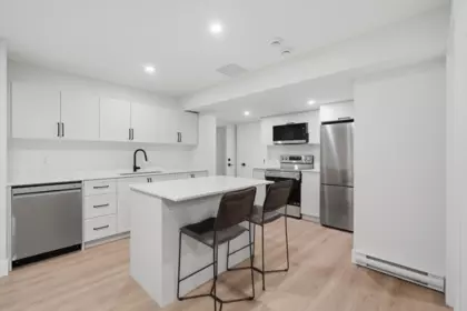 Kitchen Island Photo of 19772 74a Avenue, Langley, BC