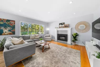 Dining Area Photo of 1147 Deep Cove Road, North Vancouver, BC