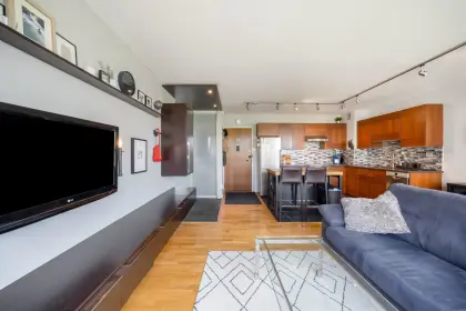604 1445 Marpole Avenue, Vancouver, BC, Vancouver — Apartment/Condo for sale