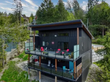 5890 Skookumchuk Road, Sechelt, BC, Sechelt — Single Family Residence for sale