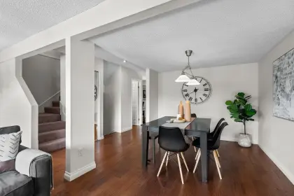 1031 Old Lillooet Road, North Vancouver, BC, North vancouver — Townhouse for sale