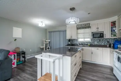 32515 George Ferguson Way, Abbotsford, BC, Abbotsford — Single Family Residence for sale