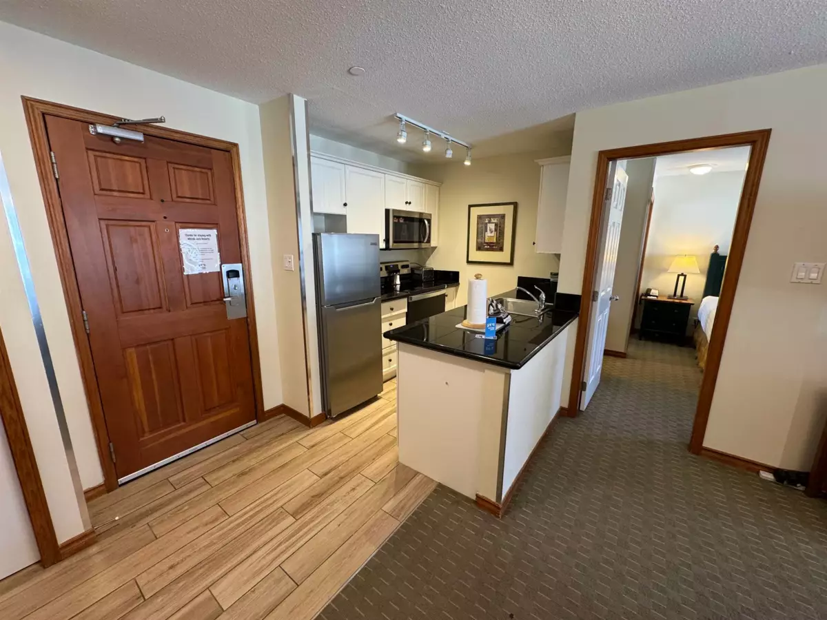 Breakfast Nook Photo of 363(39) 4800 Spearhead Drive, Whistler, BC