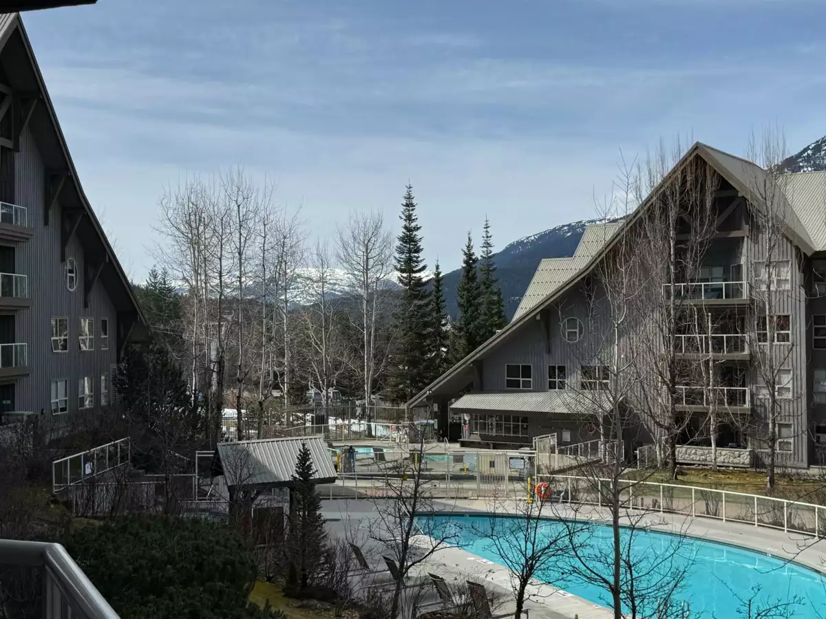 Dining Area Photo of 363(39) 4800 Spearhead Drive, Whistler, BC