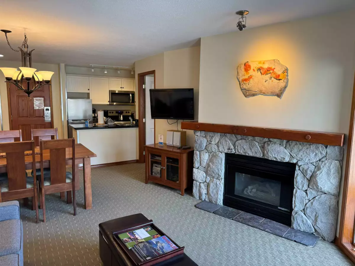 Kitchen Photo of 363(39) 4800 Spearhead Drive, Whistler, BC