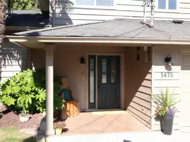 5475 Carnaby Place, Sechelt, BC, Sechelt — Single Family Residence for sale
