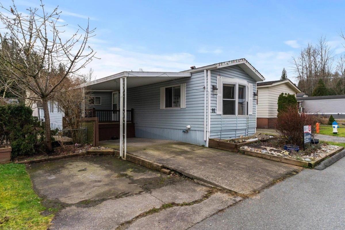 Exterior Rear Photo of 91 3300 Horn Street, Abbotsford, BC