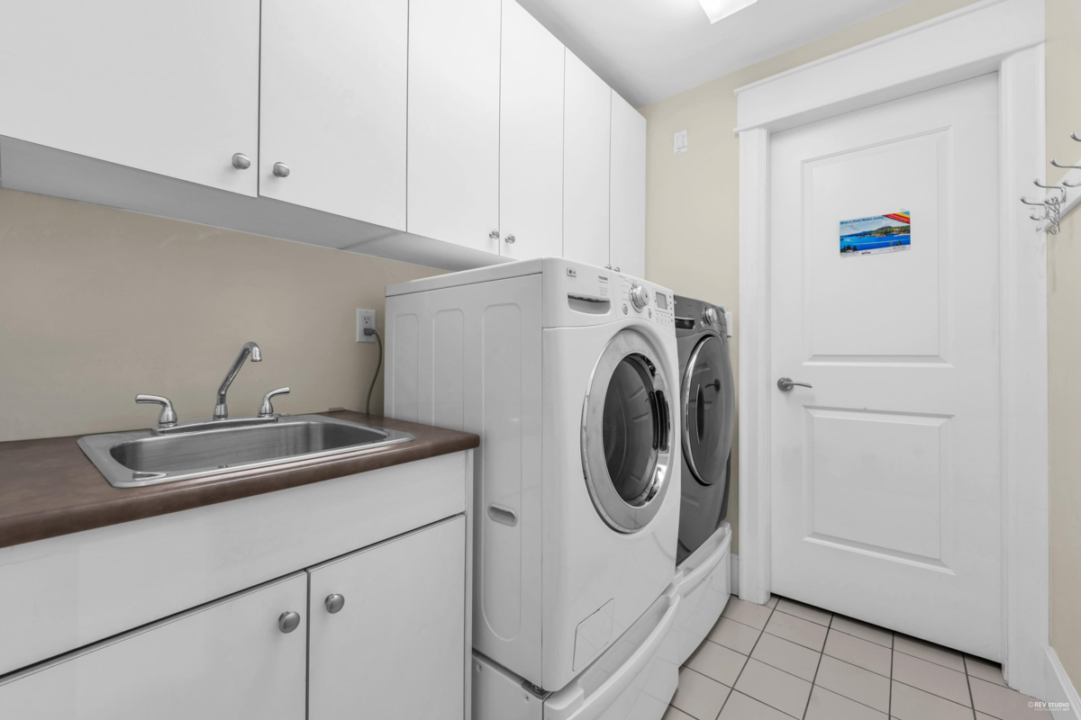 Garden / Landscaping Photo of 6562 Fremlin Street, Vancouver, BC