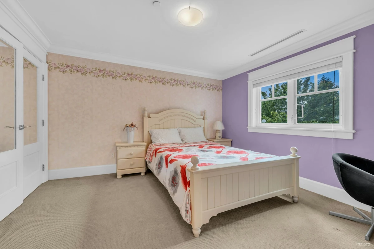 Hallway Photo of 6562 Fremlin Street, Vancouver, BC