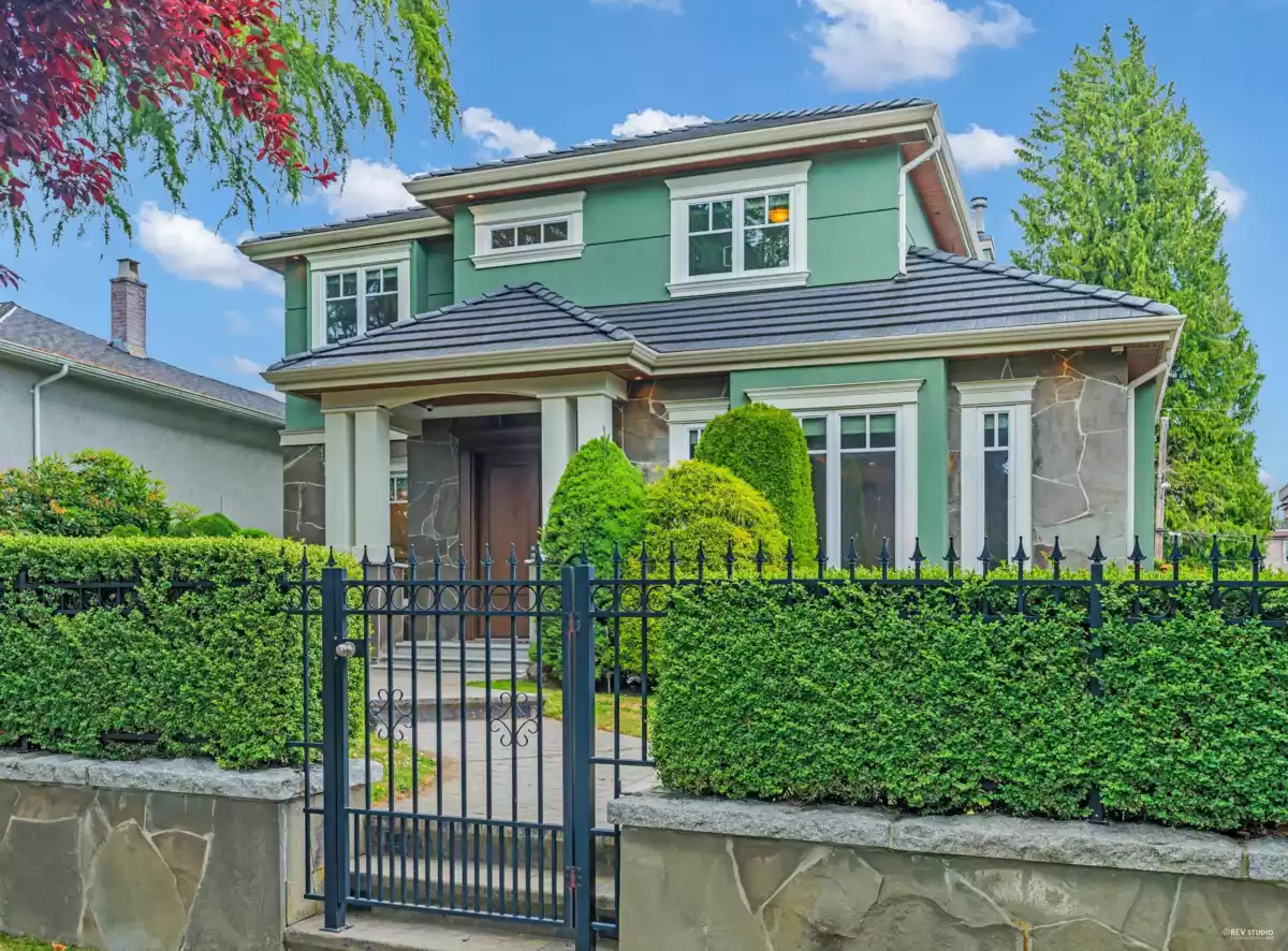 Living Room Photo of 6562 Fremlin Street, Vancouver, BC