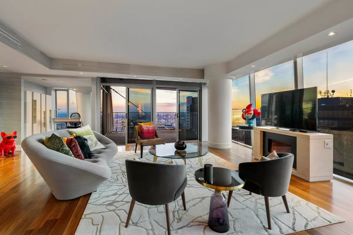 Breakfast Nook Photo of 4104 667 Howe Street, Vancouver, BC