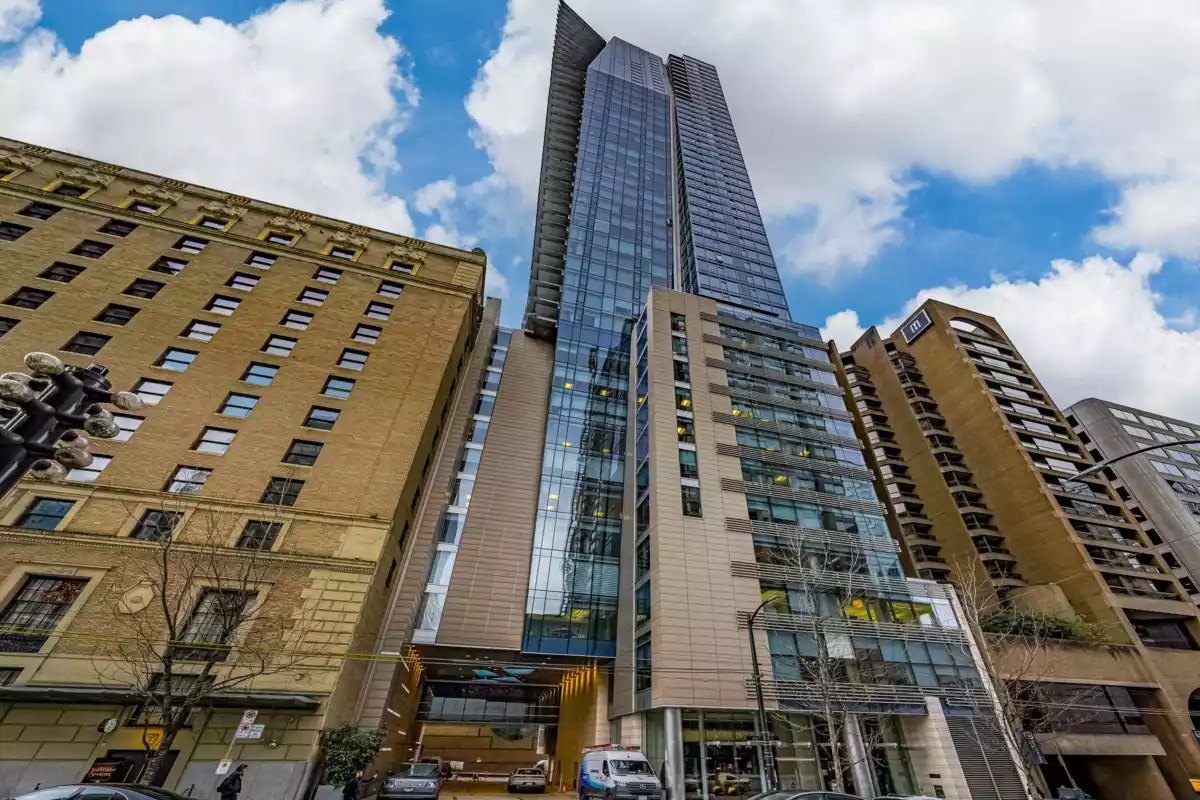 Front Yard Photo of 4104 667 Howe Street, Vancouver, BC