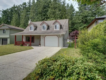 593 Oceanview Drive, Gibsons, BC, Gibsons — Single Family Residence for sale